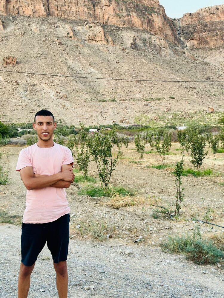 37120805  Ahmed, 29 ,    
