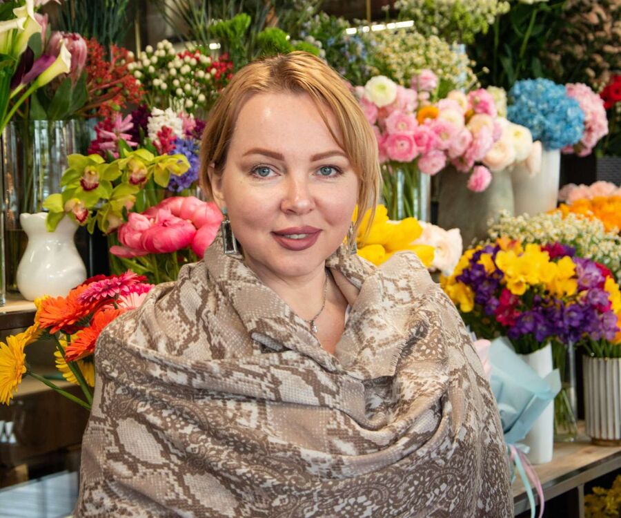  Limassol,   Luna, 44 ,     , c , 