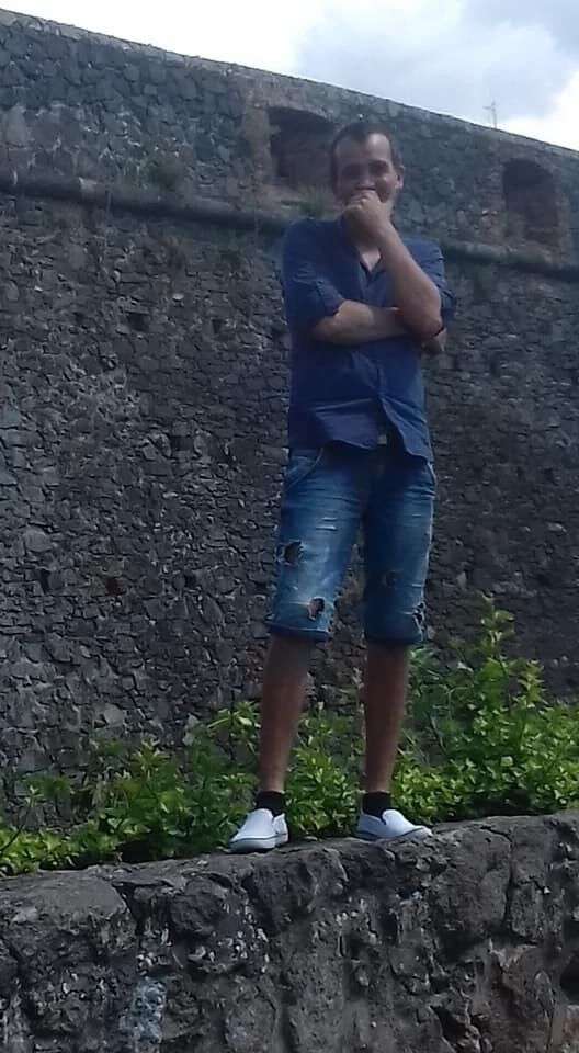  15201585  , 37 ,    