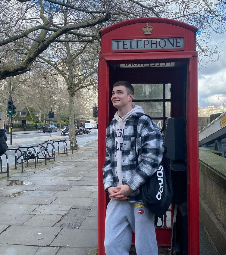  Koblenz,   Andrii, 19 ,   ,   