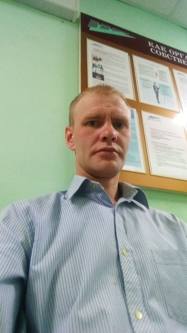  27082395  Alexander, 36 ,    