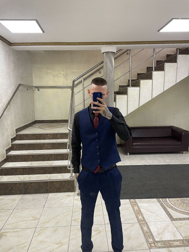  38350455  Alexander, 23 ,     