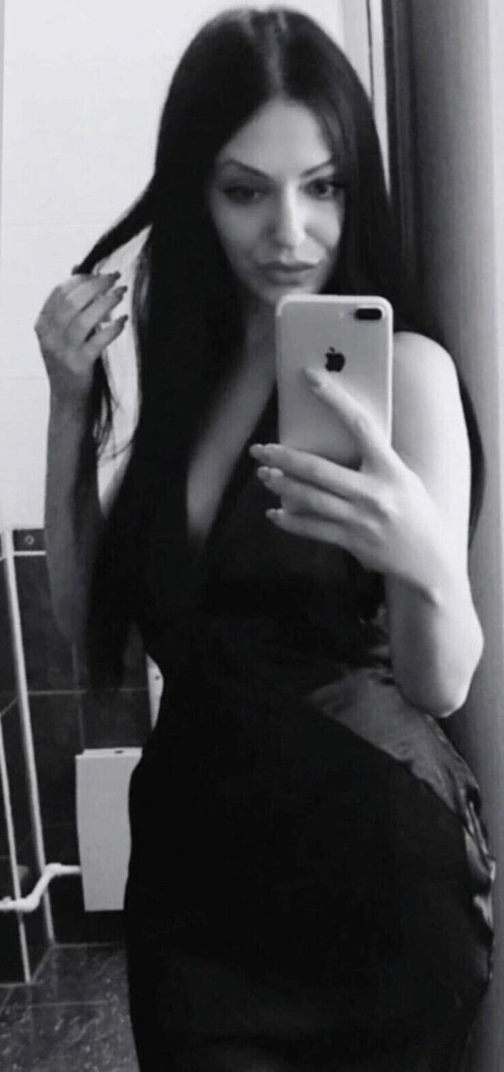  52608365  Black_crown, 33 ,    