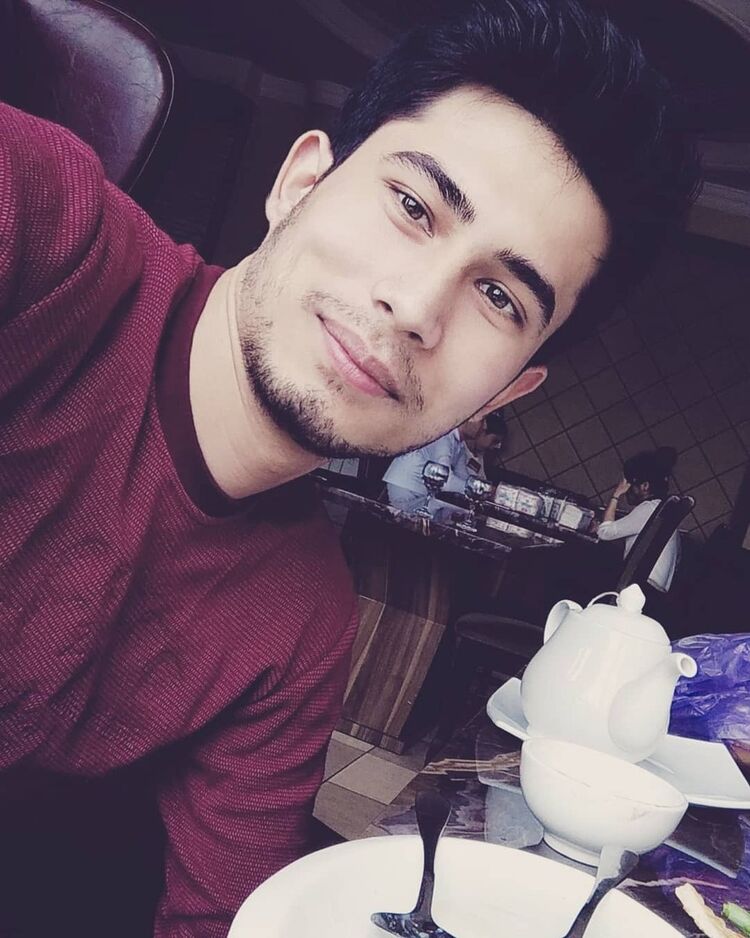  15702165  Extirosli, 29 ,    