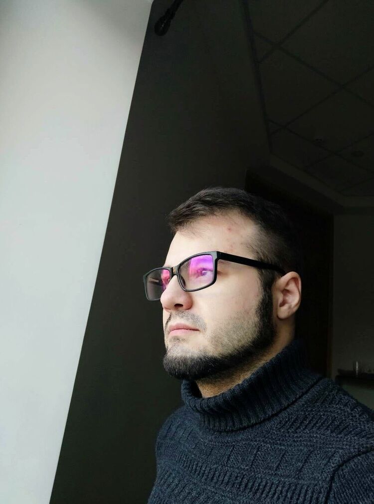  28296515  Ivan, 31 ,    