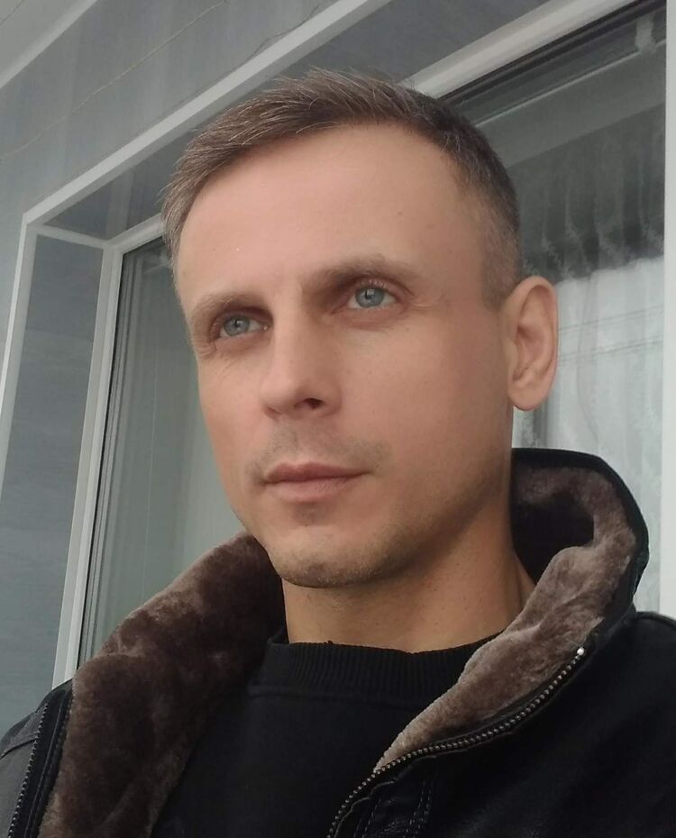  31522535  Vitaly, 46 ,    