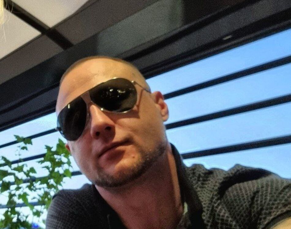  28945125  Aleks, 42 ,    -