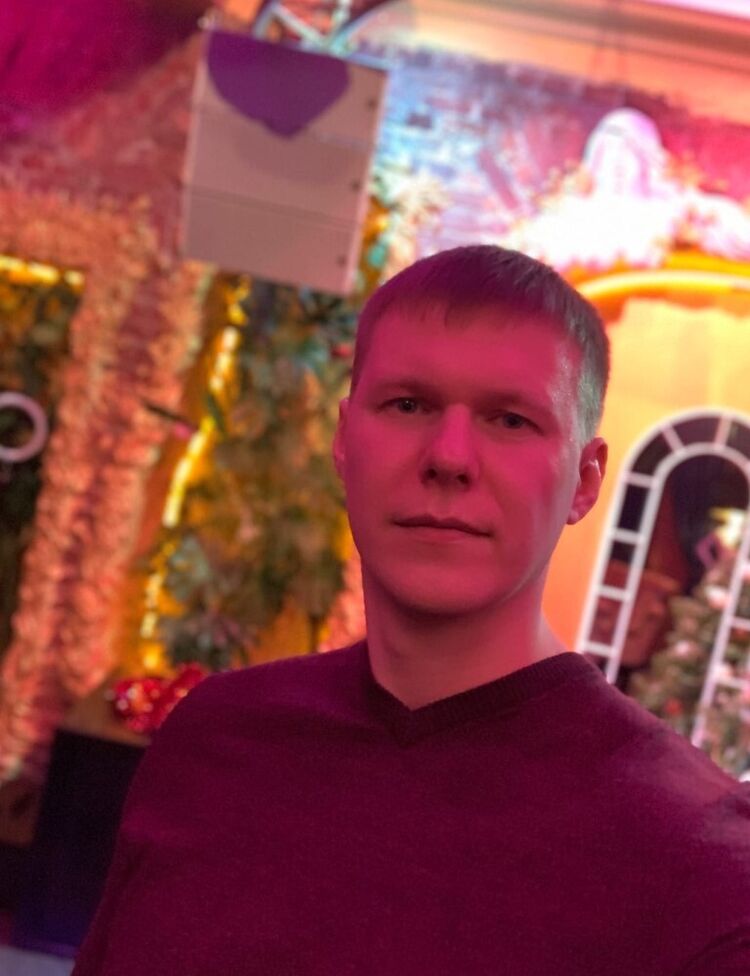  53797305  , 32 ,    -