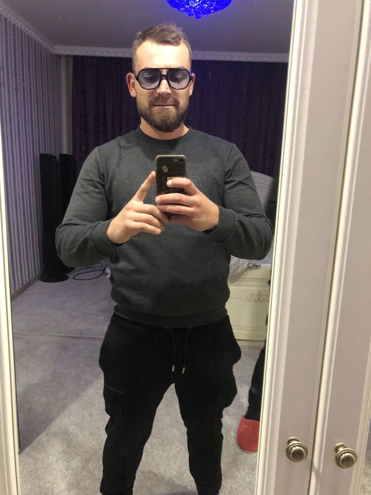  ,   Alexandru, 27 ,   ,   