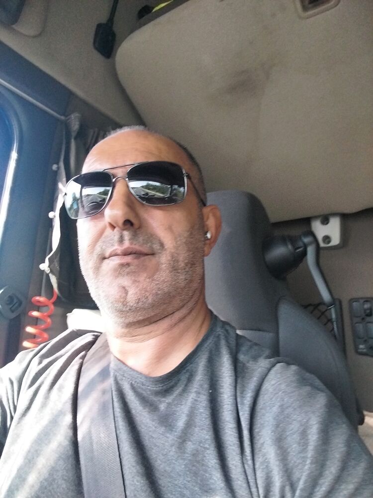  44412765  Ercan, 52 ,    