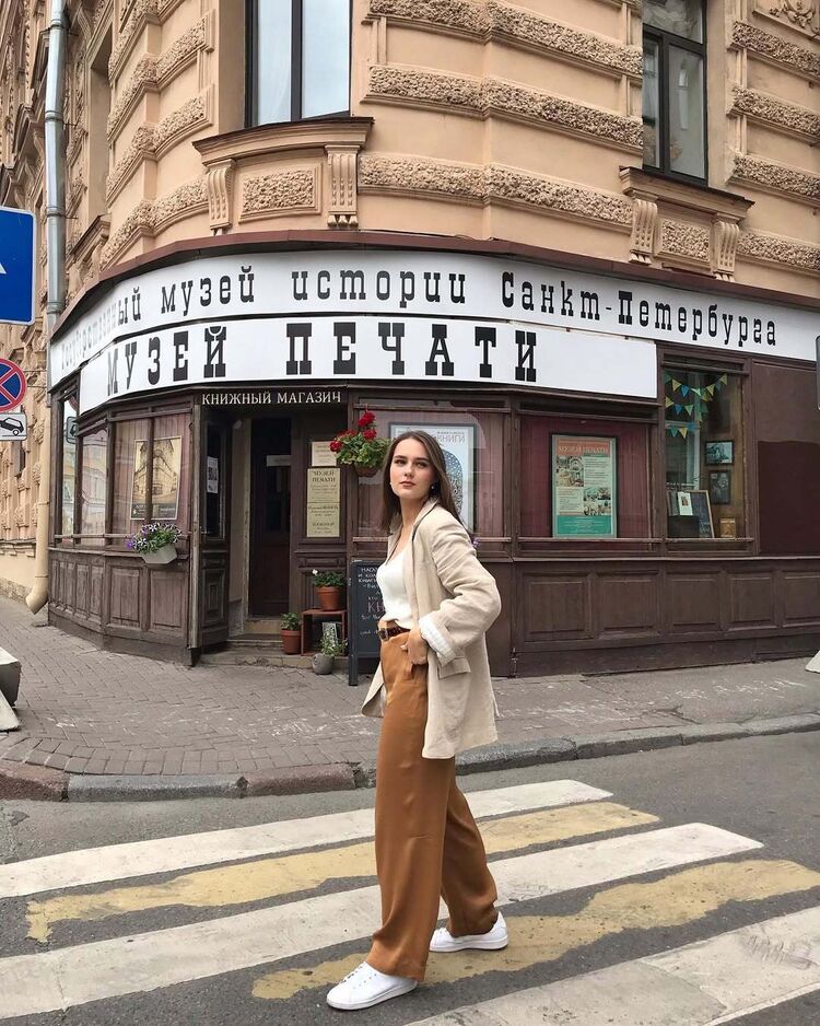  53597235  , 28 ,    -