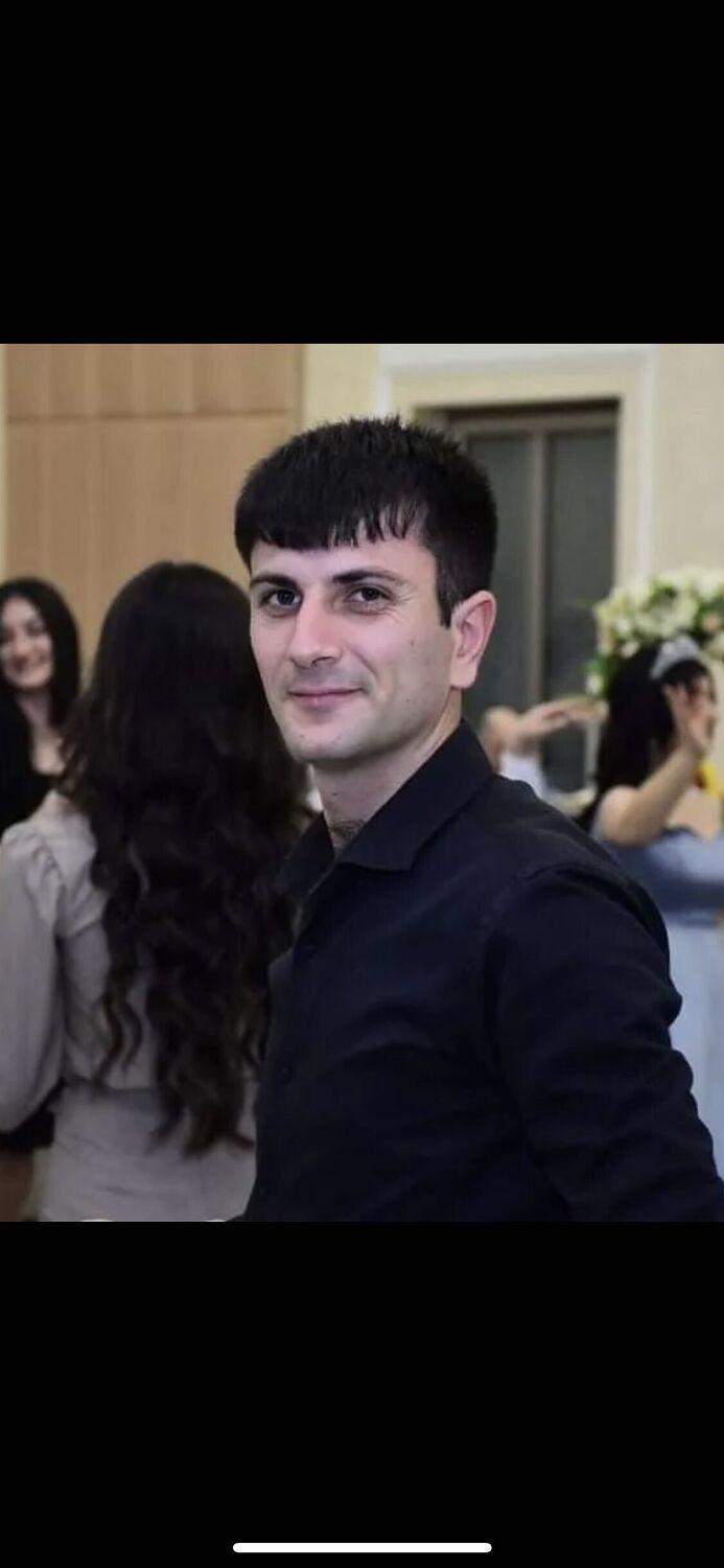  51131485  Arman, 34 ,    