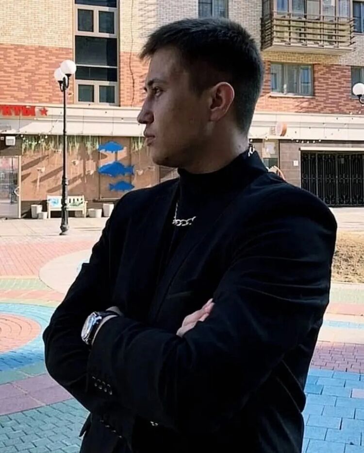  44178625  Vlad, 26 ,    