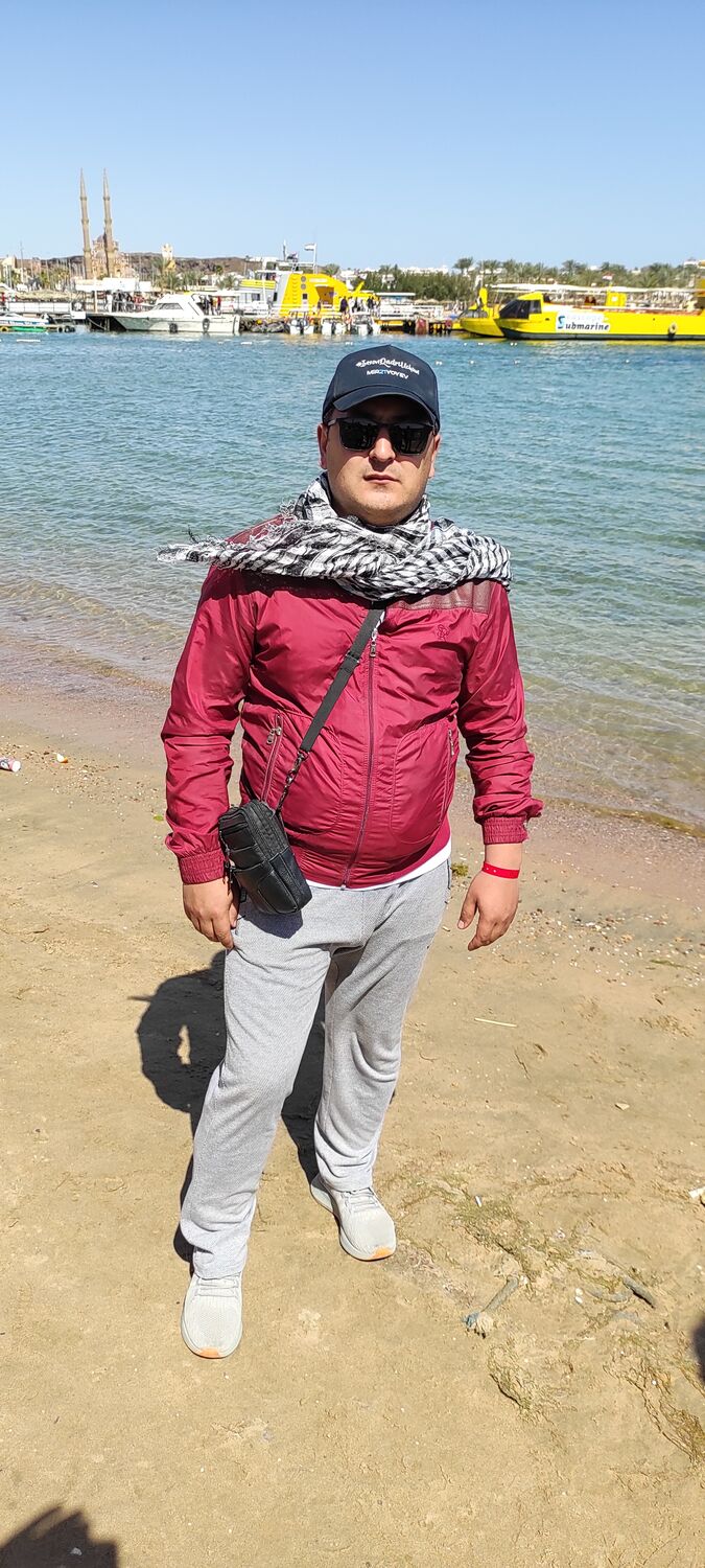  50520645  Nurbek, 36 ,    
