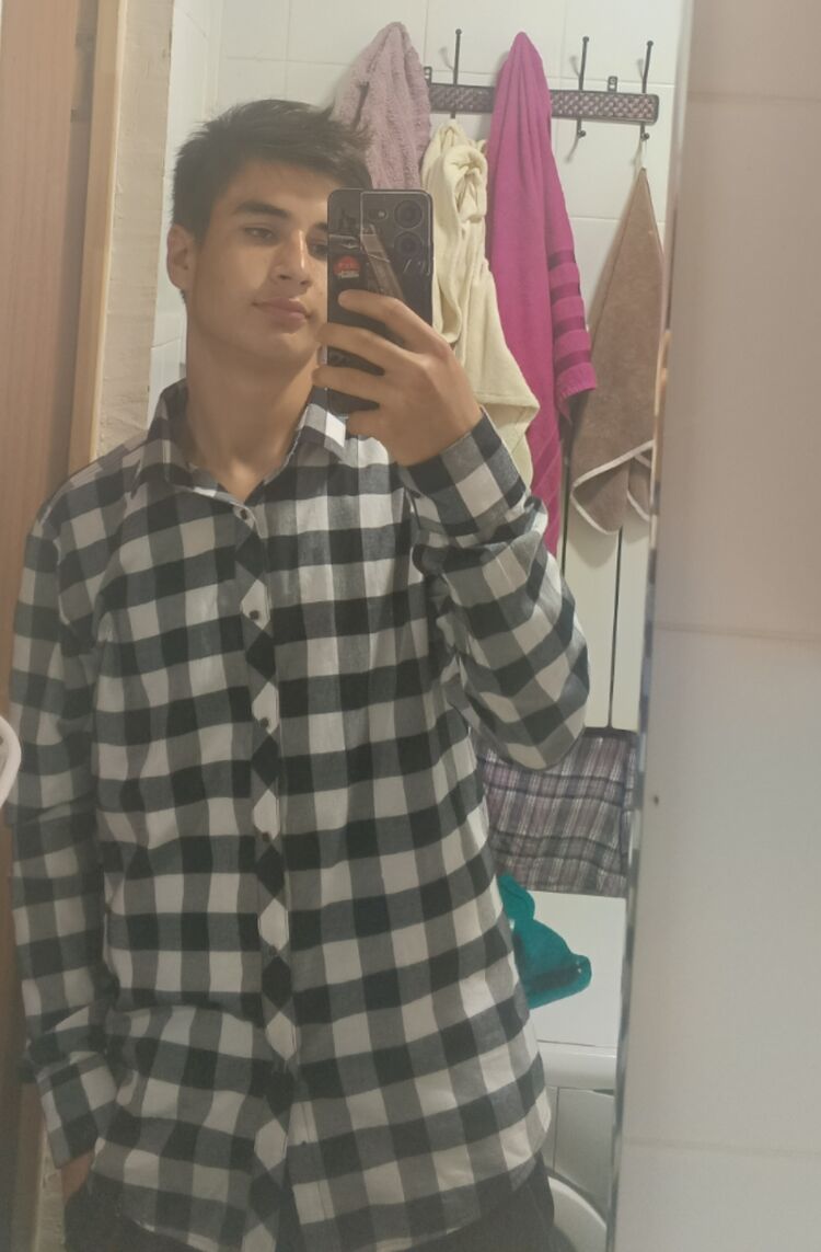  44665445  , 20 ,    