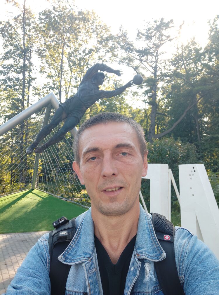  28672575  Yury, 47 ,    