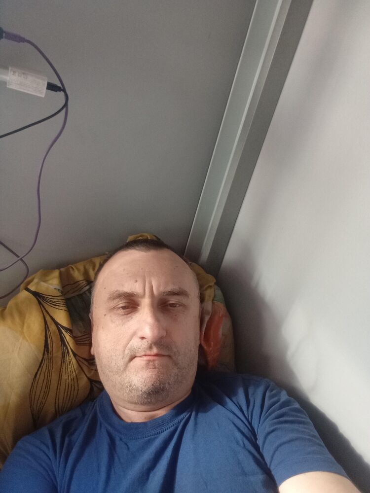  49160975  Andrey, 52 ,    