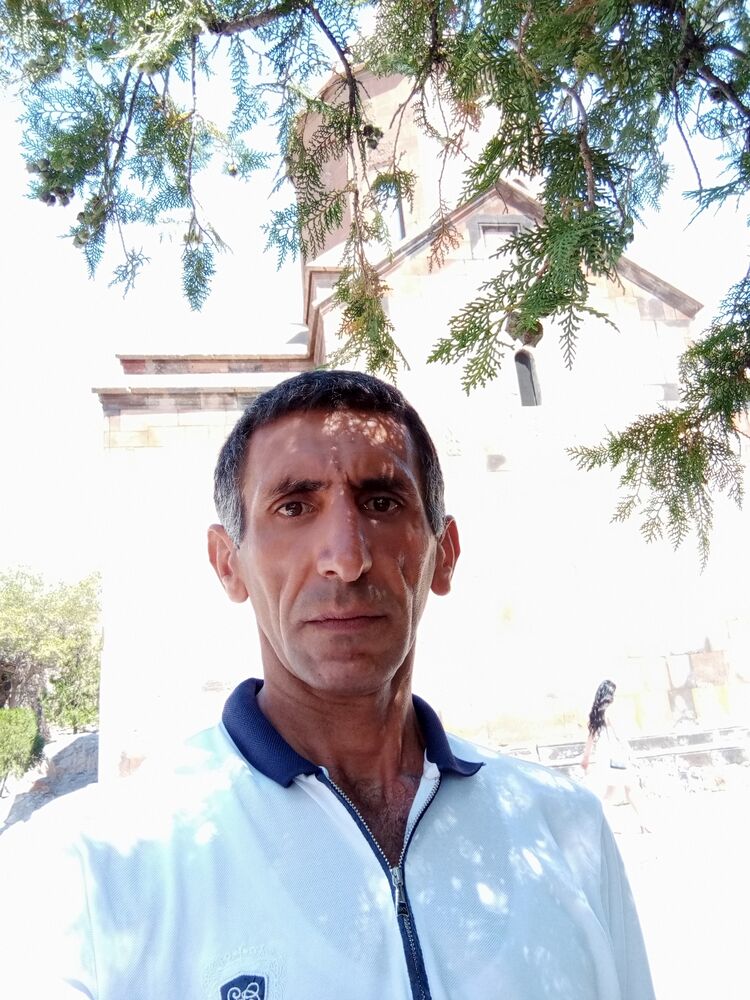  24601585  Tigran, 42 ,    