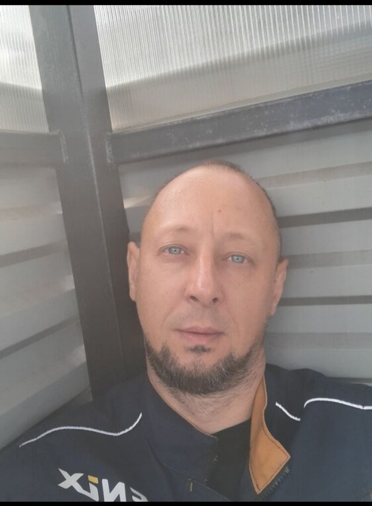  46079775  Alexander, 43 ,    
