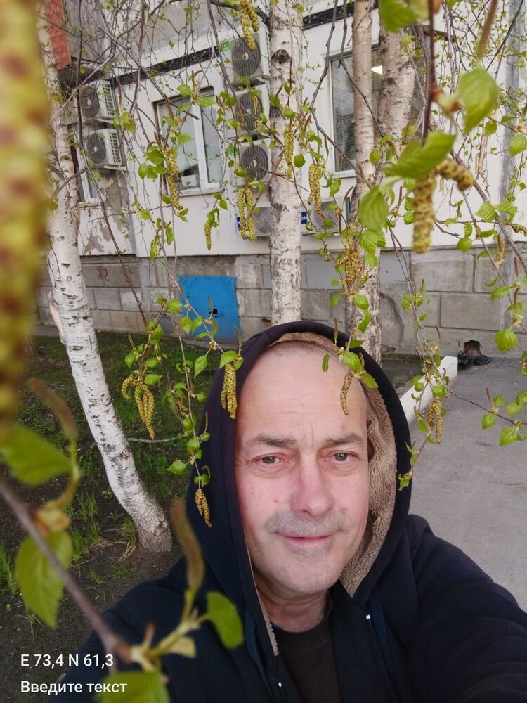  52282915  Pavel, 53 ,    