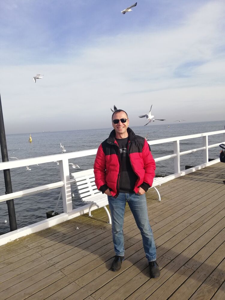  18364145  Ryslan, 43 ,    