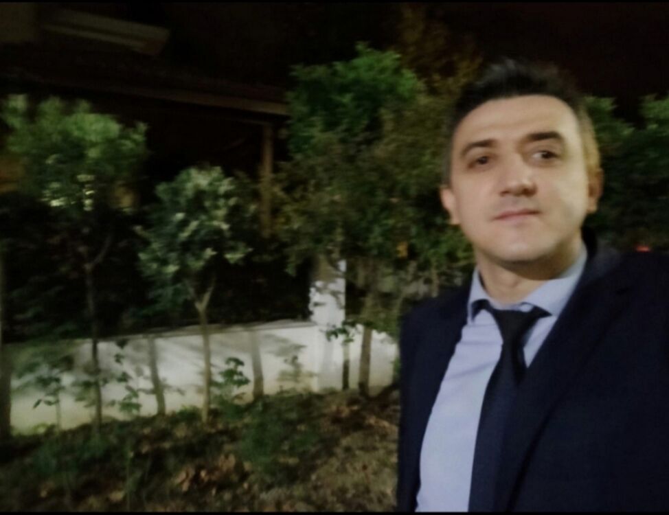  52006695  Cem, 41 ,    