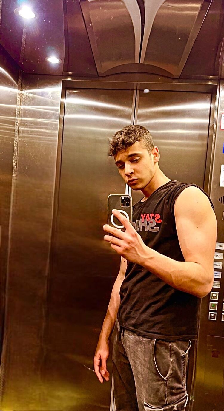 34776305  Berk, 23 ,    