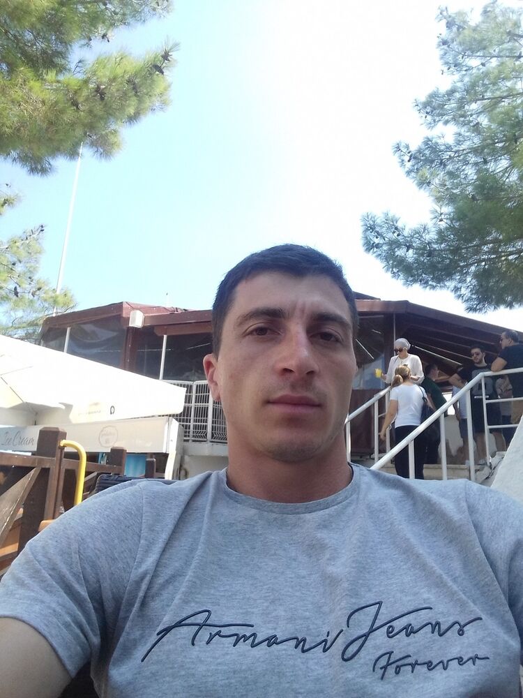 18139665  Sergi, 36 ,    