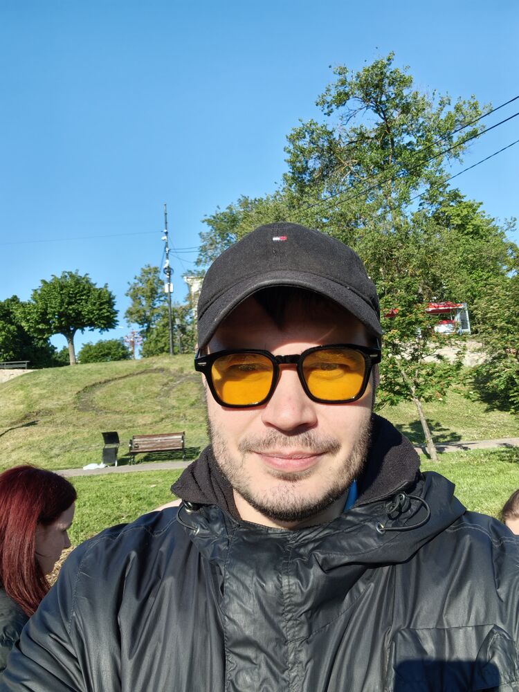  ,   Anton, 36 ,   ,   