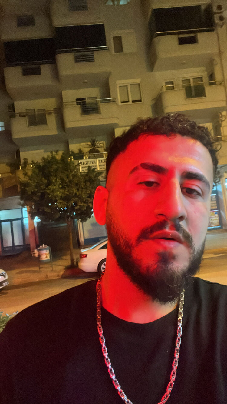  37218965  Uraz, 25 ,    