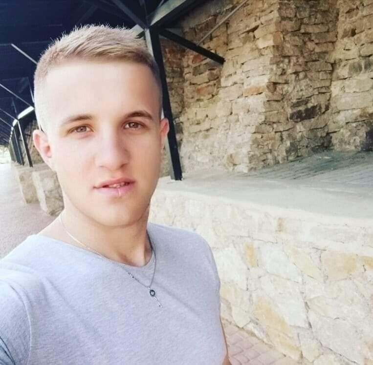  22360625  Oleksandr, 30 ,    
