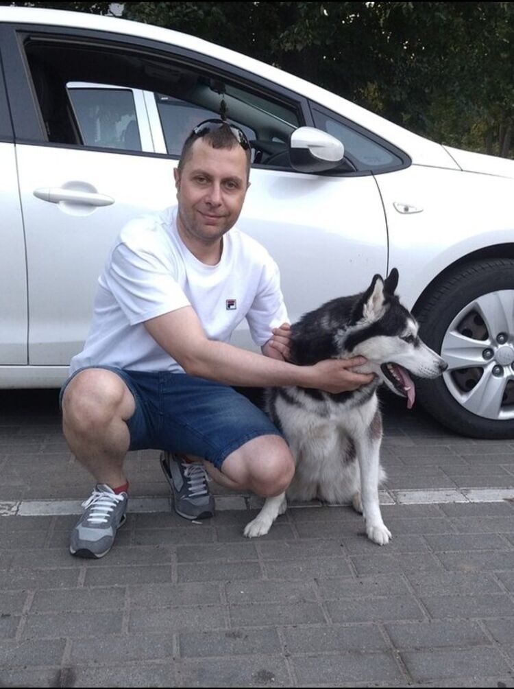  51356725  Sergio, 40 ,    