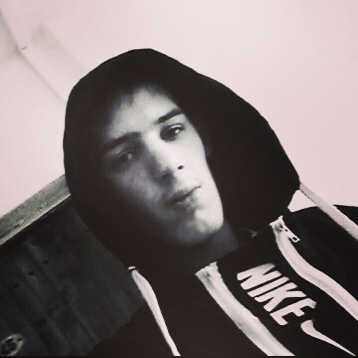  41992475  Zhenek, 28 ,    