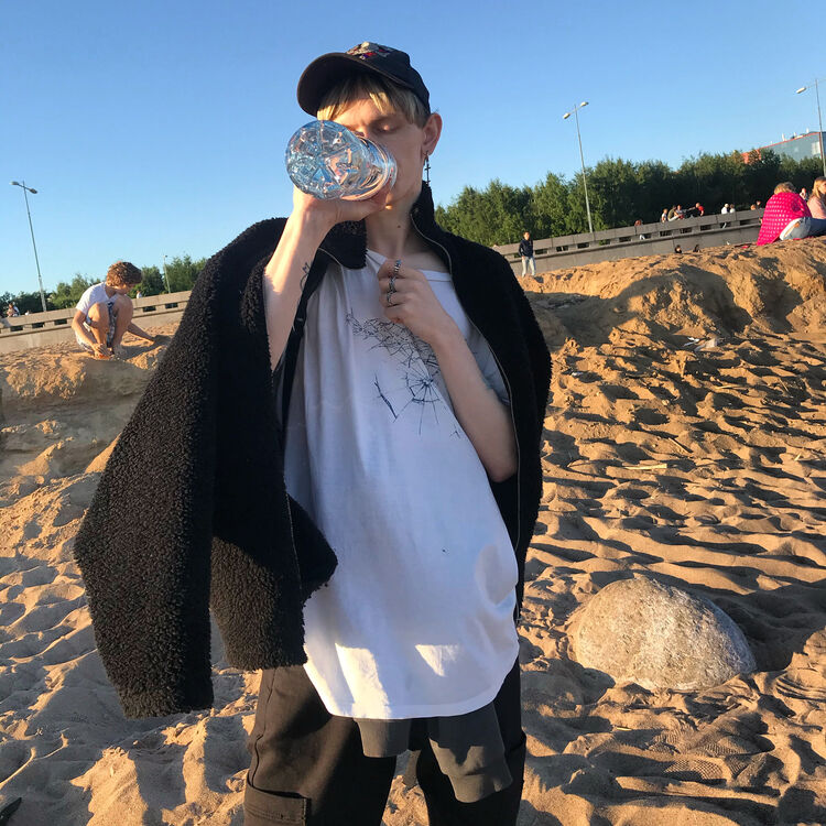  37569035  Unknown, 30 ,    -