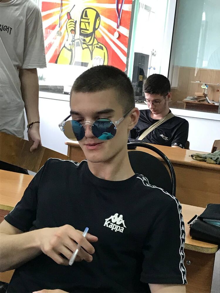  38606015  , 19 ,    