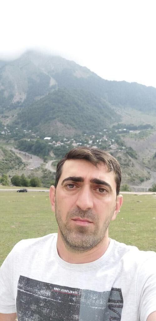  28581145  Alim, 40 ,    