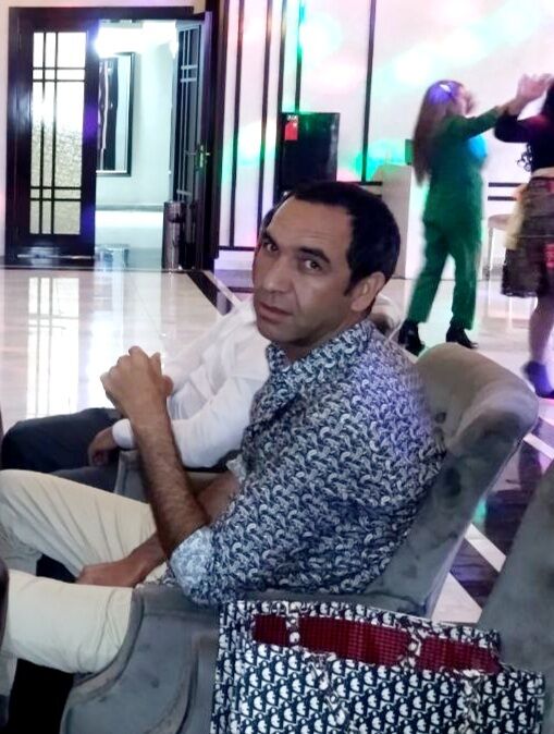  27050825  Javlon, 38 ,    