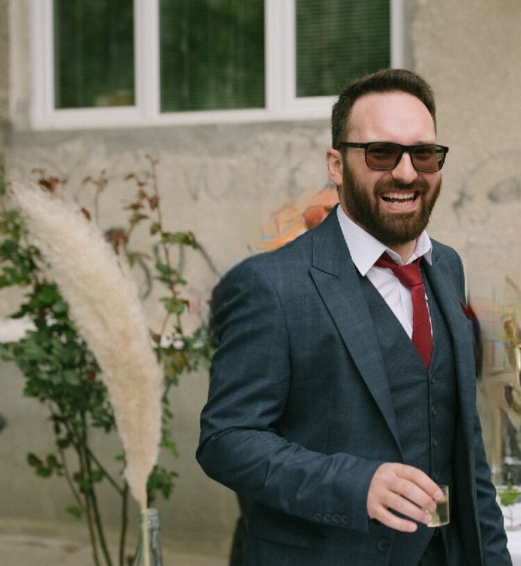  27197365  Lazar, 36 ,    