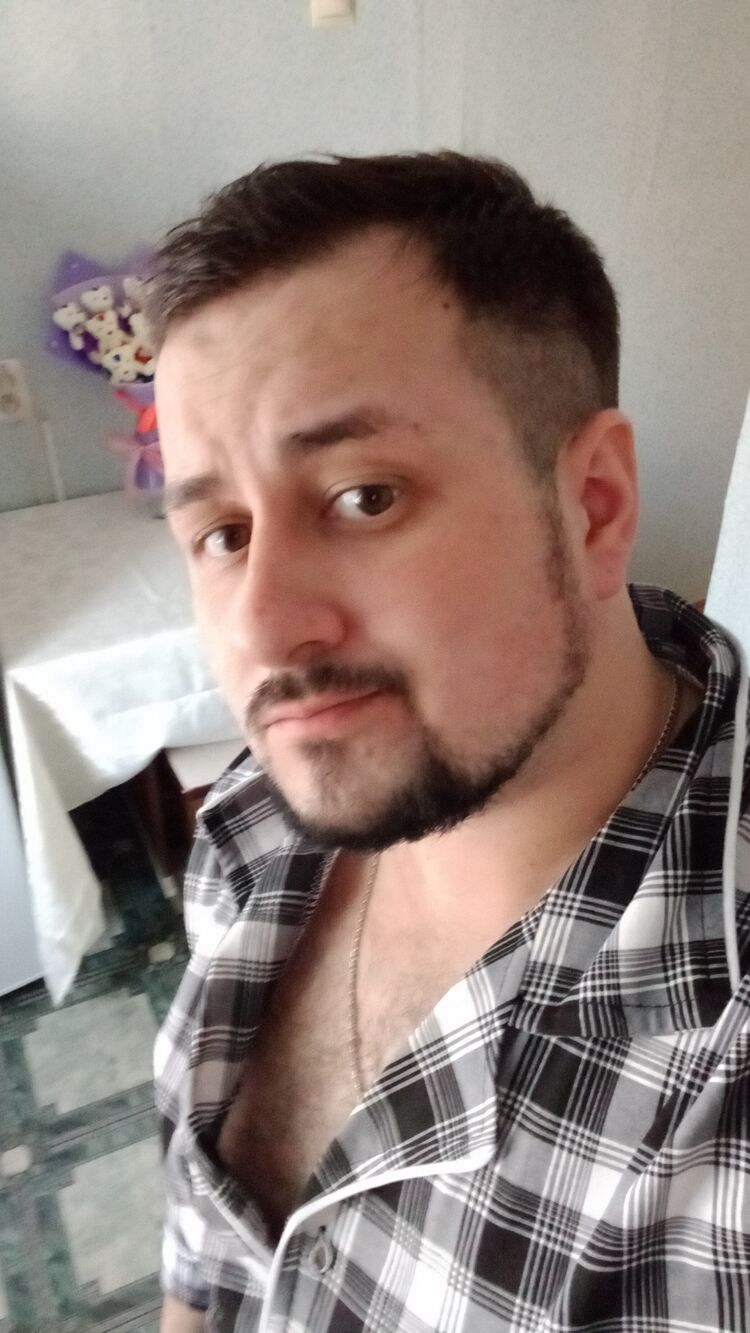  27334485  Nikita, 31 ,    