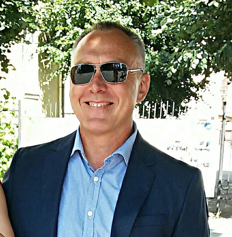  20934825  Alex, 44 ,    -