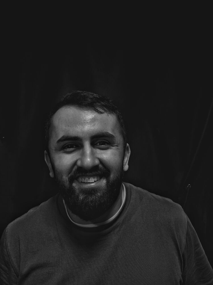  39049165  Ali, 29 ,    