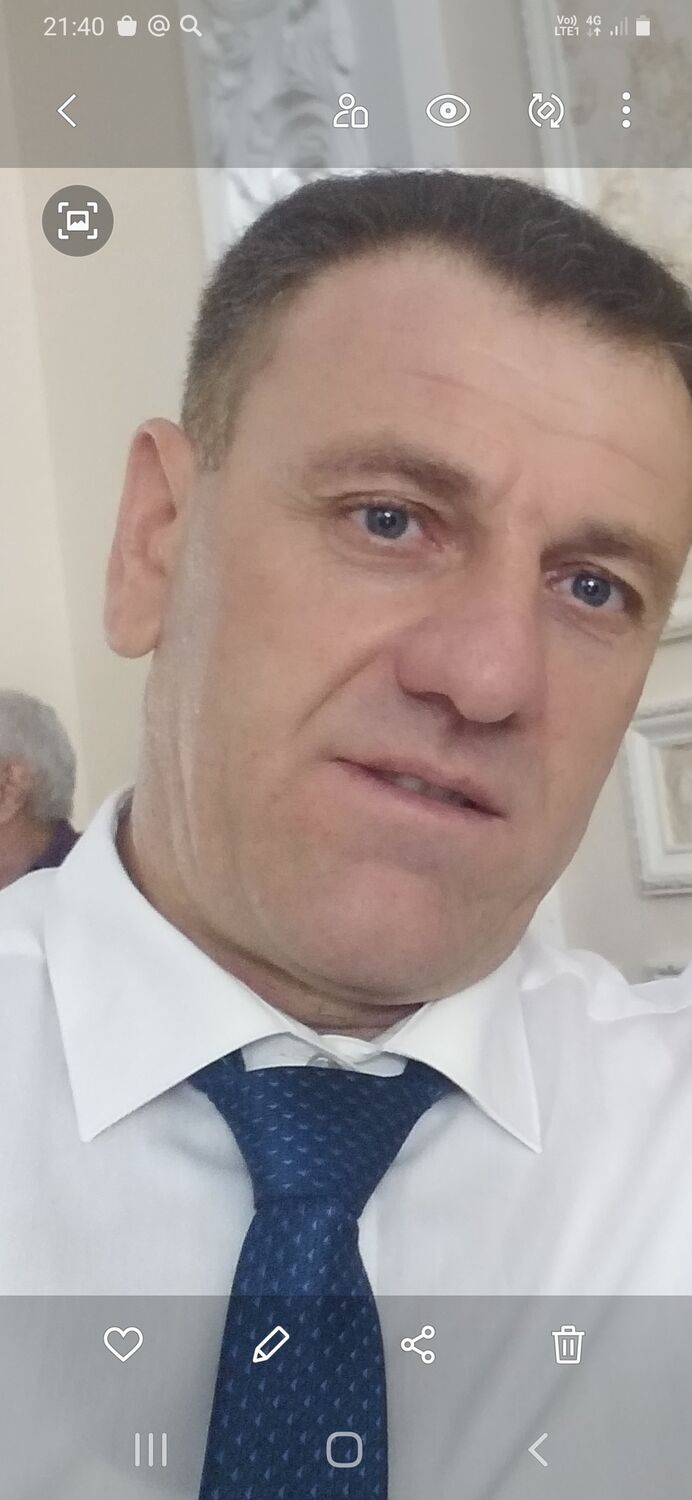  45883035  Nerses, 53 ,    