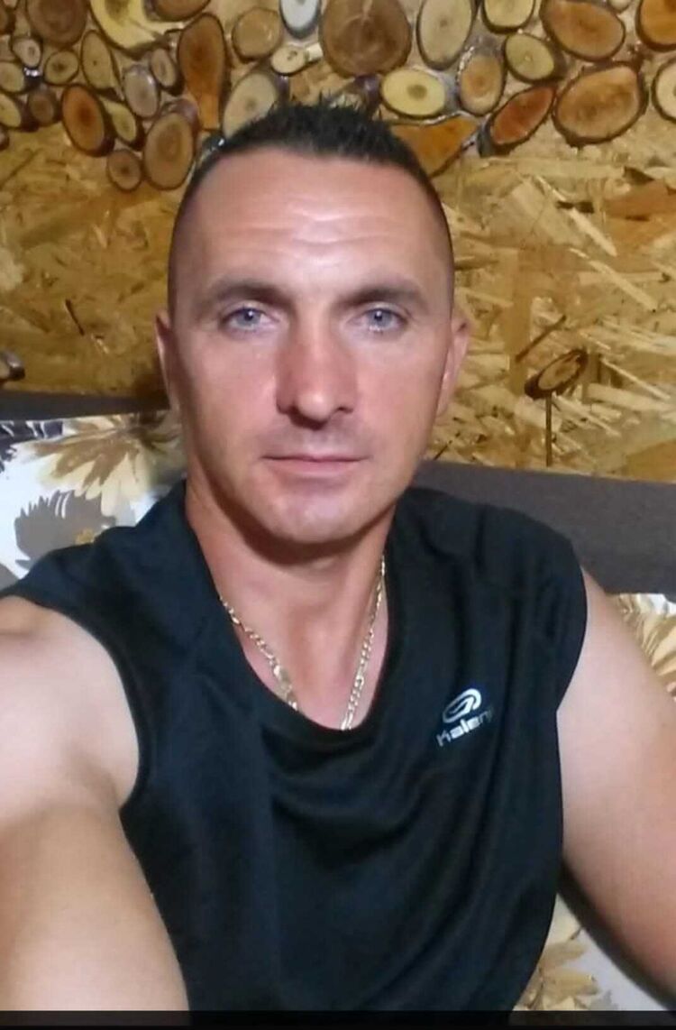  ,   Alex, 36 ,   c 