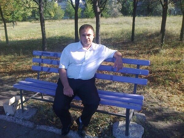  42393395  Dmitrii, 49 ,    