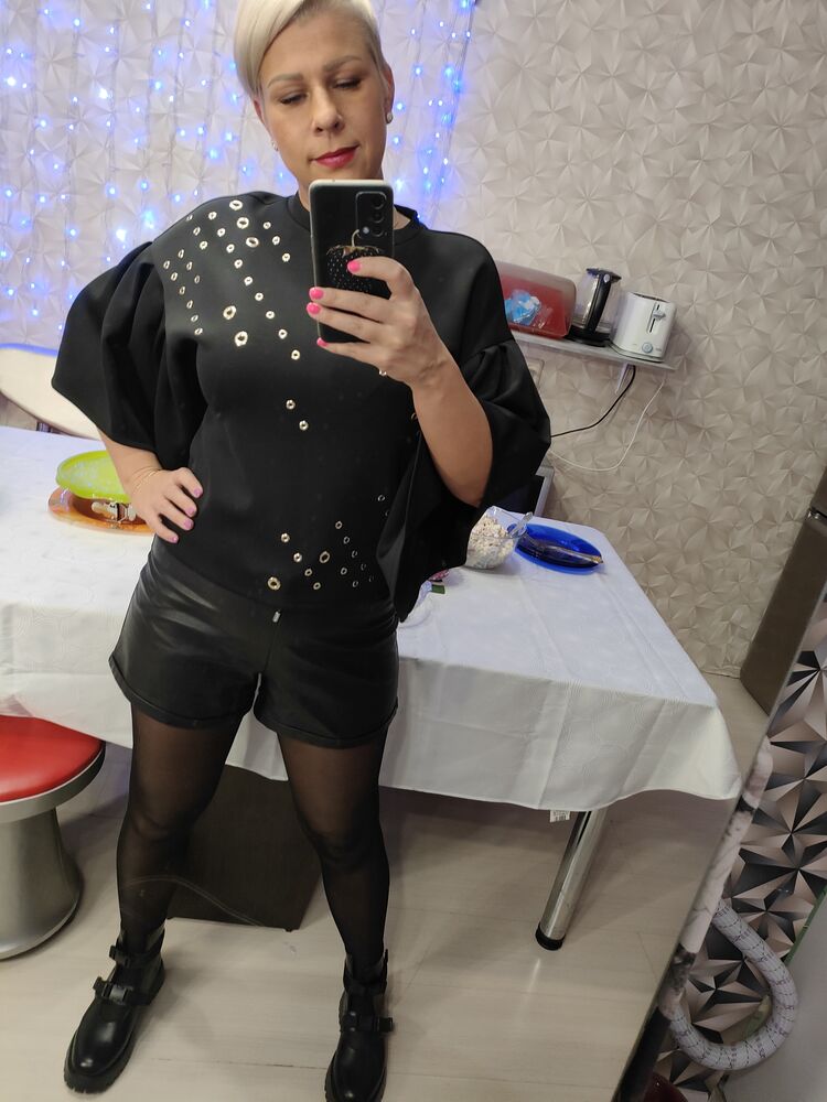  34520365  Alexandra, 40 ,    -