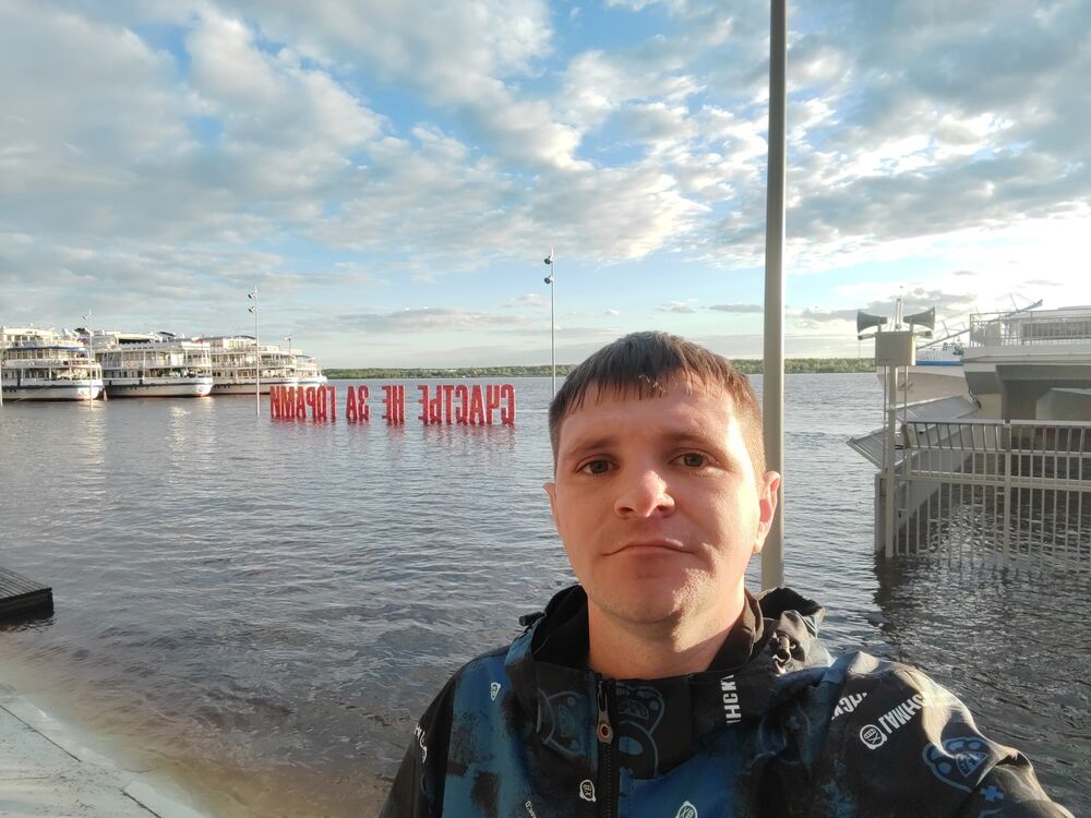  ,   Mikhail, 29 ,   ,   