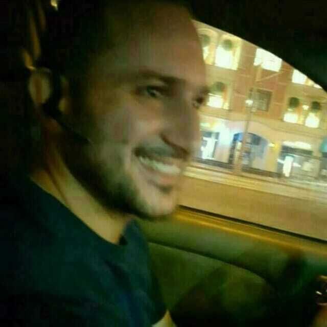  37769895  Leon, 40 ,    