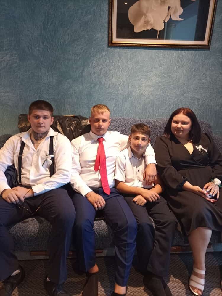  54701035  Zyxr, 23 ,     