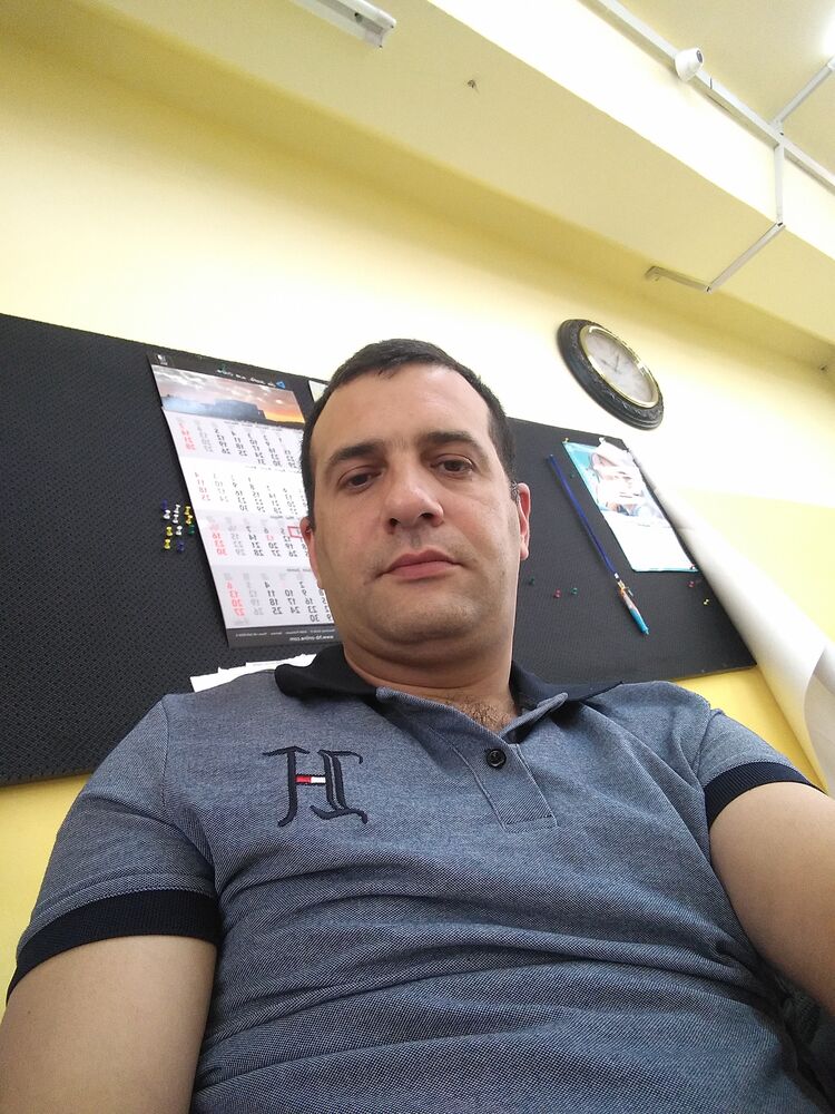  22828555  ARTYOM, 42 ,    