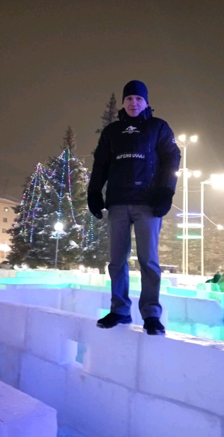  53393925  Denis , 47 ,    